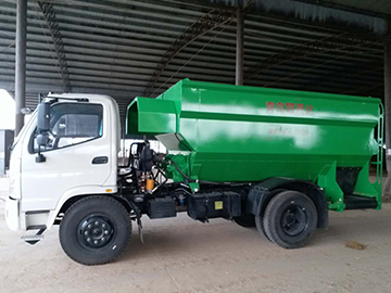 河南某公司購買雙側(cè)撒料車 河南某公司購買雙側(cè)撒料車